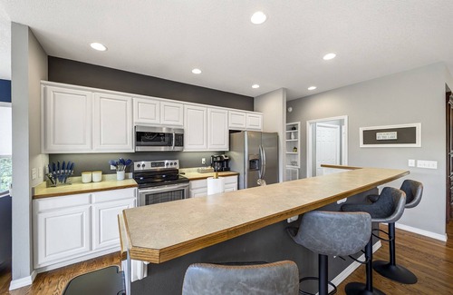 Bella Vista House | WOW! Lakefront Getaway. Fully Updated 3 Bedroom On Lake Brittany; Awesome Views!