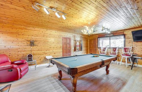 Wrightwood House | Wraparound Deck and Grill Wrightwood Cabin Near PCT