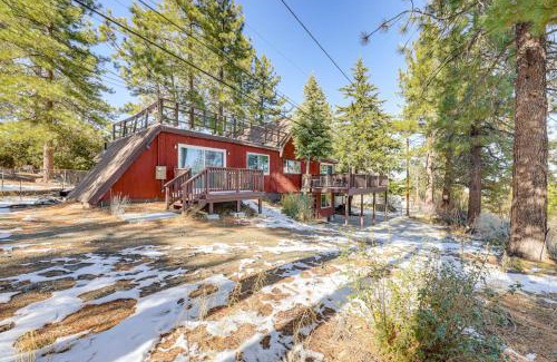 Wrightwood House | Wraparound Deck and Grill Wrightwood Cabin Near PCT