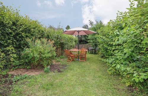 Longdon Cottage | WREN COTTAGE, pet friendly, with a garden in Uppingham