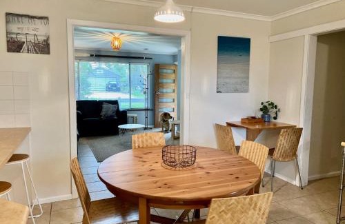 Waterhouse House | Wrentree - Pet Friendly Inside 26B Laurel Tce