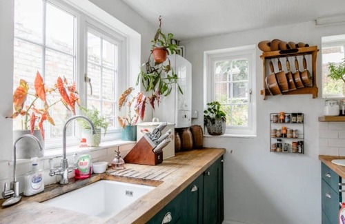 Ashford House | Writers Retreat in the heart of Ashford Town