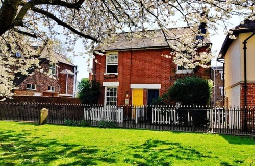 Ashford House | Writers Retreat in the heart of Ashford Town