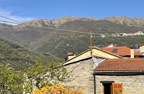 Pantasina House | Wunderschönes Natursteinhaus mit Meersicht im Val Prino für 3 bis 5 Personen