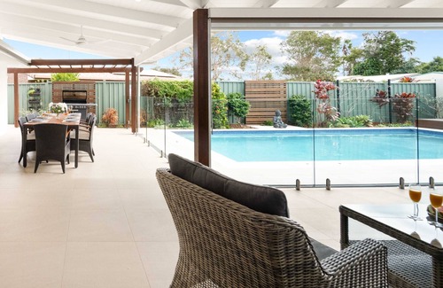 Wurtulla House | Wurtulla Seabreeze Sanctuary - Natural Pool & Pet Friendly