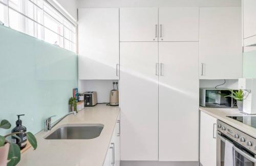 Potts Point Apartment | 'Wylde's Treasure' Pocket-size Potts Point Design