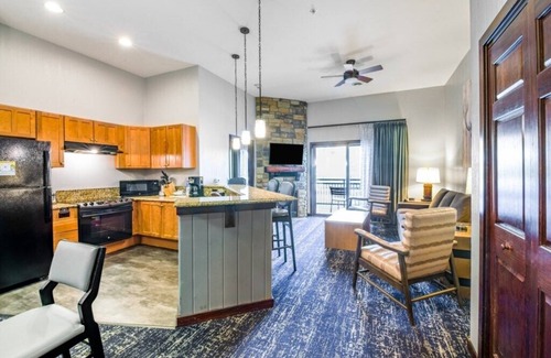 Lake Delton Condo | Wyndham At Glacier Canyon - Baraboo - 2 Bedroom
