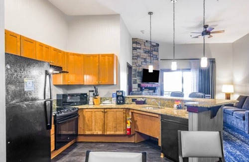 Lake Delton Condo | Wyndham At Glacier Canyon - Baraboo - 2 Bedroom