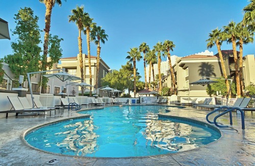 Las Vegas Condo | Wyndham Desert Rose Resort | 1BR King Suite