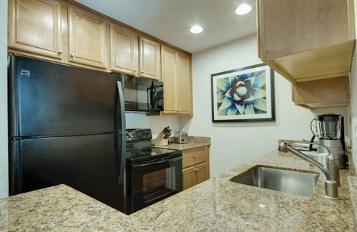 Las Vegas Condo | Wyndham Desert Rose Resort|2BR/2BA Balc King Suite