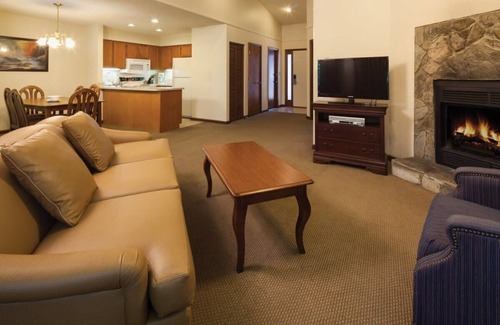 Lake Lure Condo | Wyndham Fairfield Mountain |1BR/1BA King Bed Suite