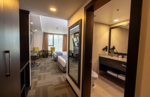 Tababela Hotel | Wyndham Quito Airport