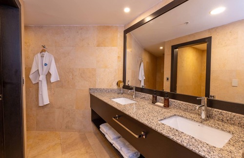 Tababela Hotel | Wyndham Quito Airport