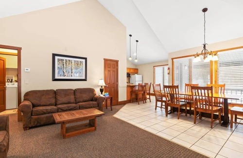 Shawnee On Delaware Condo | Wyndham Shawnee Village | 2BR/2BA Balc Queen Suite