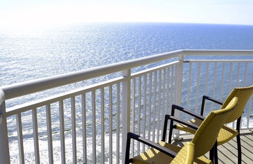 Cherry Grove Beach Condo | Wyndham Towers on the Grove, North Myrtle Beach