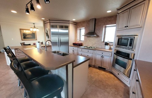 Casper House | Wyoming views - Spacious Home on beautiful gated grounds