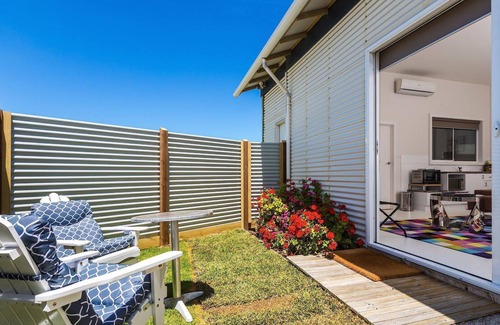 Port Fairy Apartment | Wytonia Cabana - Quiet Secluded Property Just Meters From The Beach