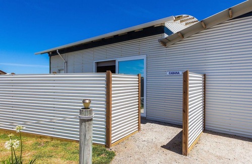 Port Fairy Apartment | Wytonia Cabana - Quiet Secluded Property Just Meters From The Beach