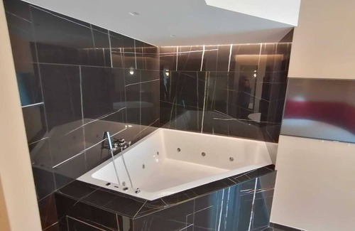 Nola Hotel | X Business