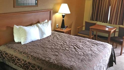 Center Hotel | Xecutive Inn and Suites