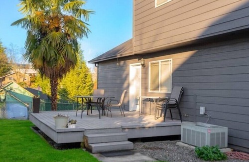 Green House | Xenia House-Roseburg Retreat with a View! Near Wildlife Safari