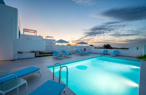 Zipari Villa | Xenos Villa 6 with a Private pool near the sea
