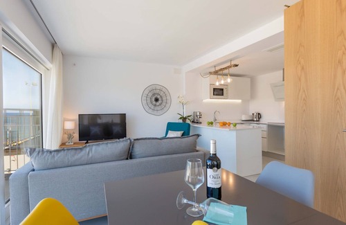 S'Illot-Cala Morlanda Apartment | Ximet Aire - Apartment on the beach, air conditioning, internet