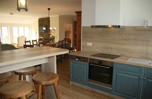 Alt Bukow Apartment | XL 2+3) Holiday apartment 7-room, max. 12 persons, 200m² - Landhaus Alte Schule