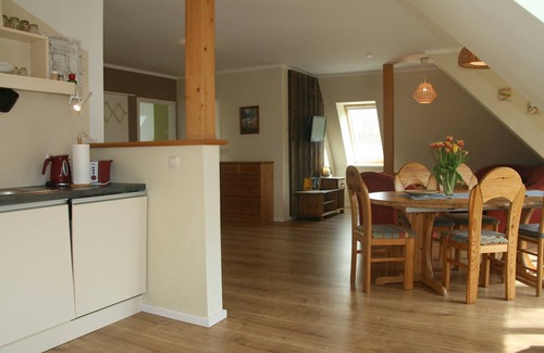 Alt Bukow Apartment | XL 2+3) Holiday apartment 7-room, max. 12 persons, 200m² - Landhaus Alte Schule