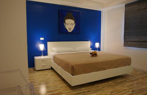 Pratumnak Hill Hotel | XoX