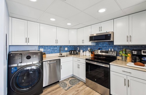 North Ocean City House | XPLORIE ACTIVITIES & LINENS INCLUDED*! This 2BR luxury Capri Townhouse has a spectacular view of the Ocean!