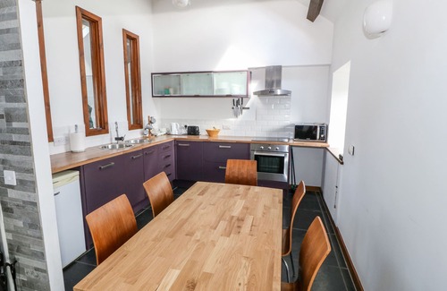 Criccieth Cottage | Y BEUDY, pet friendly, character holiday cottage in Criccieth