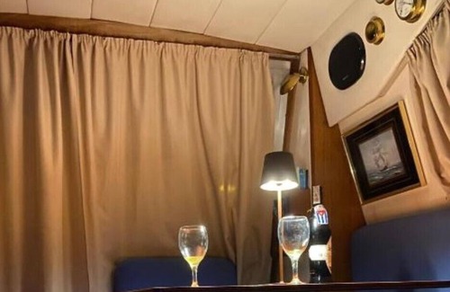 Salerno Boat Rental | Yacht by the Sea: Salerno