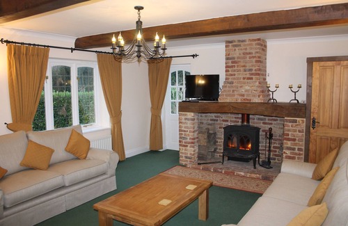 Graffham House | Yaffle Cottage. Home comfort in an idyllic woodland location