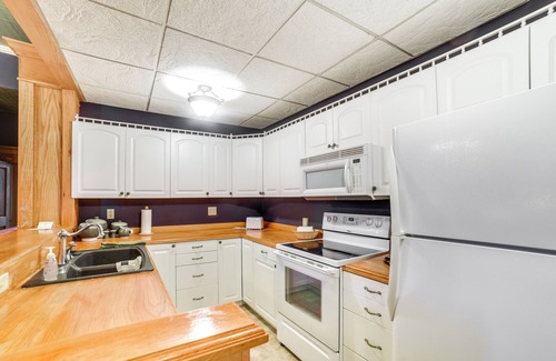 Yankton Apartment | Yankton Apt: 1 Mi to Mount Marty University!