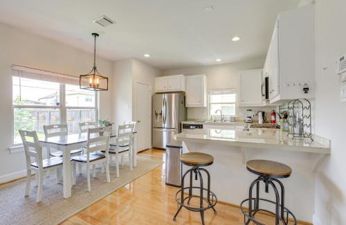 Northside House | Yard and Pergola Home 5 Mi to Dtwn Houston!