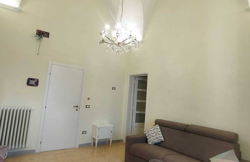 Novoli Apartment | "Yarns and Embroidery" suite with living room, private bathroom, garden and hydro bath