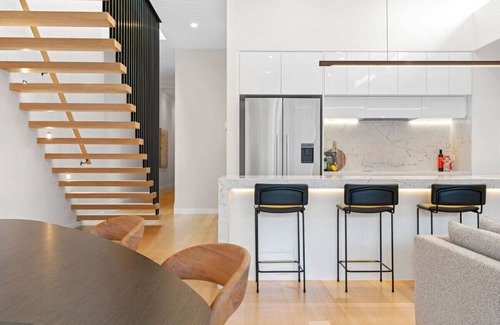 South Yarra House | Yarra Luxury | Chapel St, CBD & Gardens | Carpark