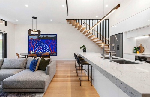 South Yarra House | Yarra Luxury | Chapel St, CBD & Gardens | Carpark