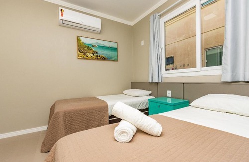 Quatro Ilhas Apartment | Yasmin 101 – Lindo Apartamento com Vista Panorâmica para o Mar em Quatro Ilhas, com Roupa de Cama e Toalhas Inclusas.