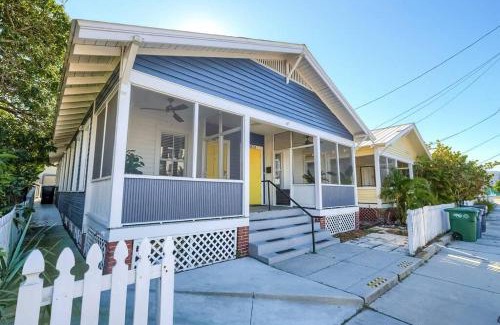 Historic Ybor House | Ybor Azul Den