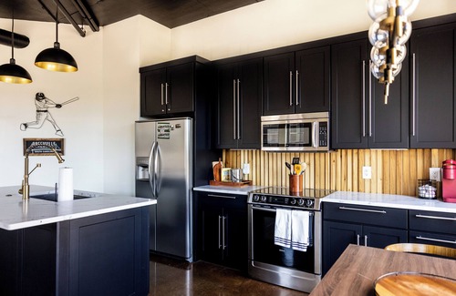 Greenville Downtown Condo | Yea!ThatGreenville. Downtown GV 2BR/2BA Great Location on Main Street.