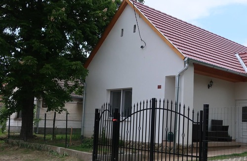 Dobrokoz House | Year-round holiday home with swimming pool and whirlpool. Dogs welcome!