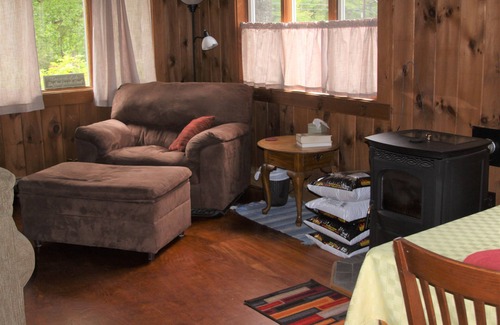 Middleton House | Year-Round Home with access to Beautiful Sunrise Lake, Beach, and Winter Fun!