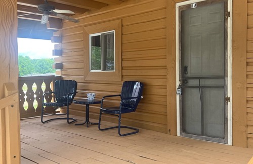 Stendal Cabin | Yellow Banks Log Cabin With Waterfront Views