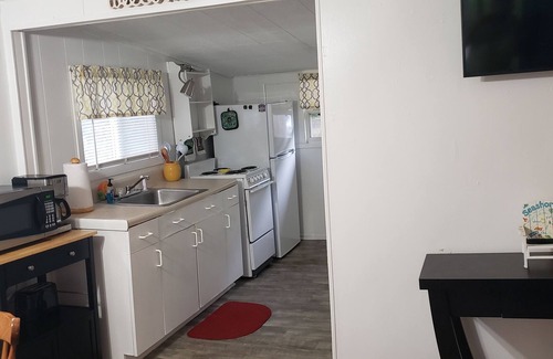 Homosassa Cottage | Yellow cottage 5135 S. Palo Verde Pt Homosassa FL 34448