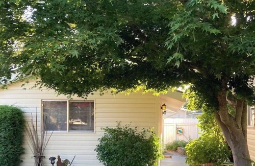 Sequim Cottage | Yellow Cottage!