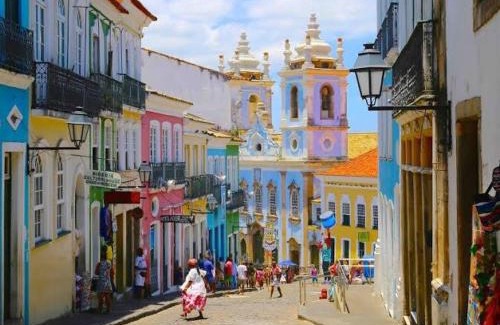 Nazare House | Yellow house 1