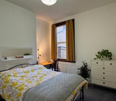 Leabridge House | Yellow Room & Coffee