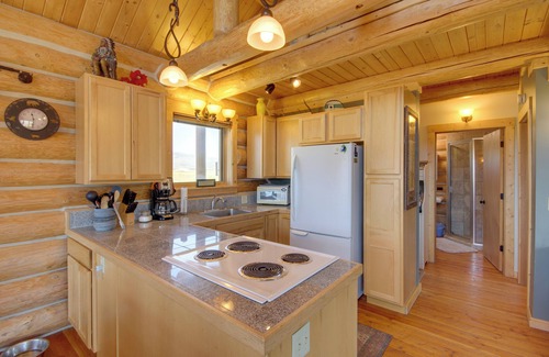 Livingston Cabin | Yellowstone Cabin w/Stunning Mountain Views